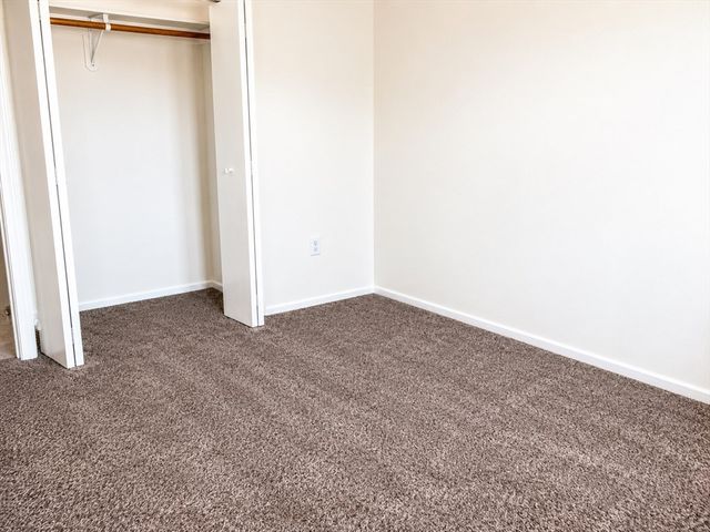 476 Riverside Dr 204, Lawrence, MA 01841