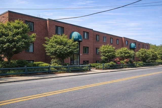 476 Riverside Dr 204, Lawrence, MA 01841