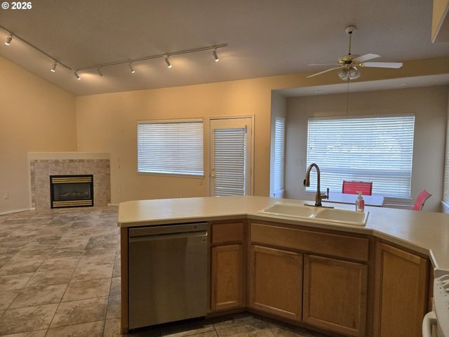 2261 CONDOR Dr, Redmond, OR 97756