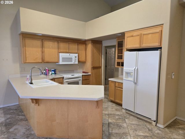 2261 CONDOR Dr, Redmond, OR 97756
