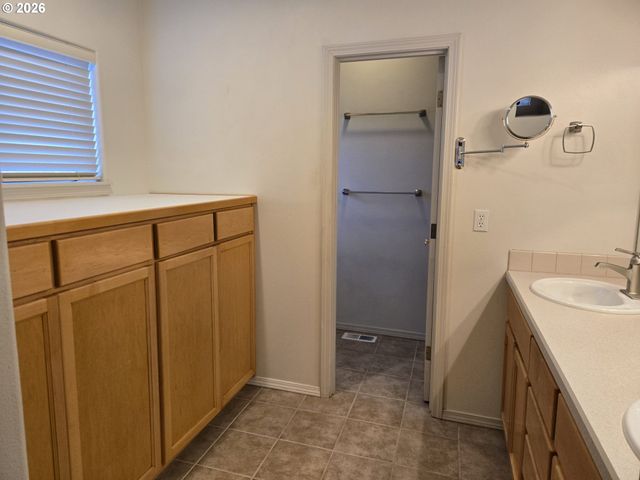 2261 CONDOR Dr, Redmond, OR 97756
