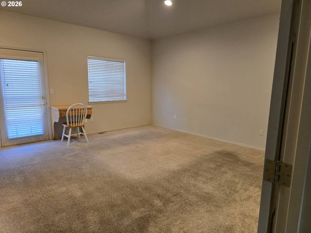 2261 CONDOR Dr, Redmond, OR 97756