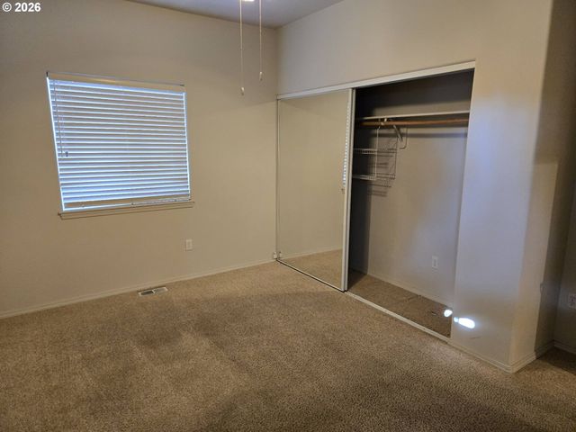 2261 CONDOR Dr, Redmond, OR 97756