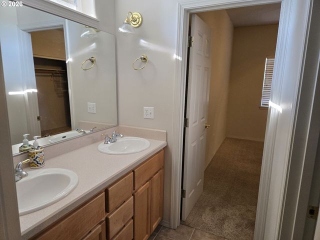 2261 CONDOR Dr, Redmond, OR 97756
