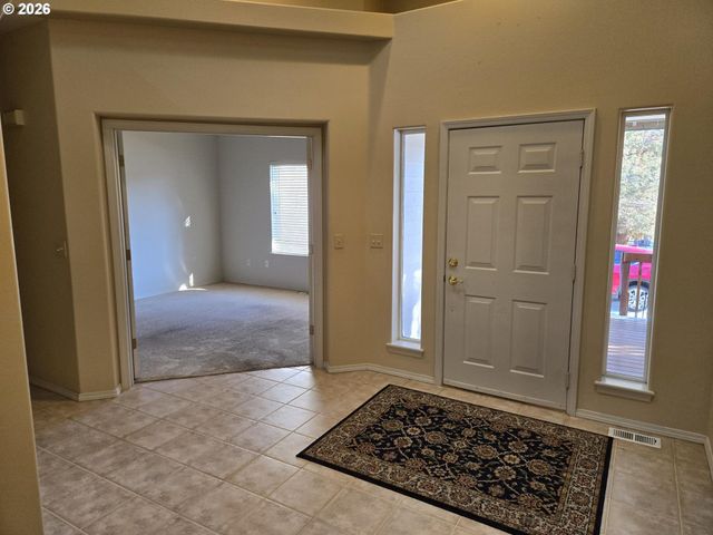 2261 CONDOR Dr, Redmond, OR 97756