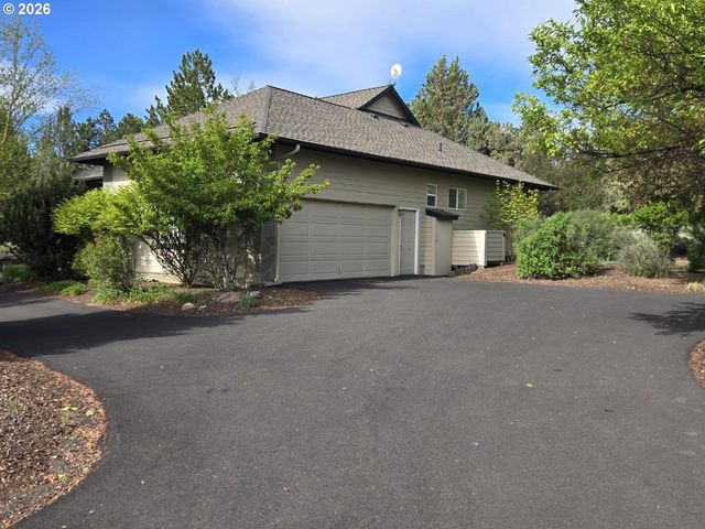2261 CONDOR Dr, Redmond, OR 97756