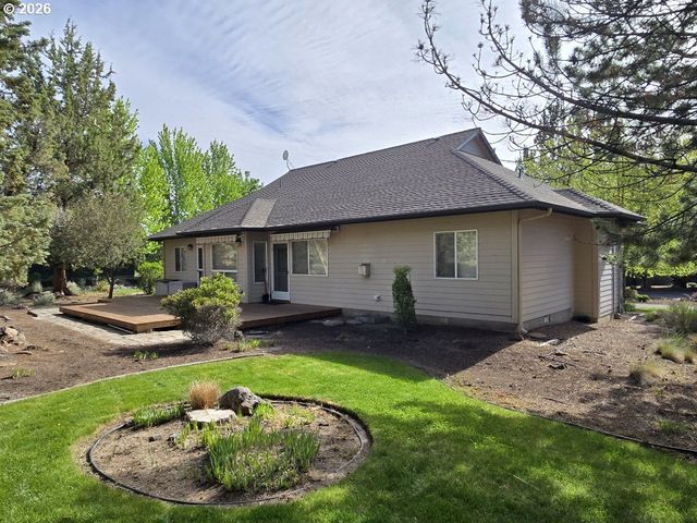 2261 CONDOR Dr, Redmond, OR 97756