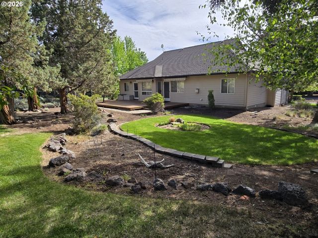2261 CONDOR Dr, Redmond, OR 97756