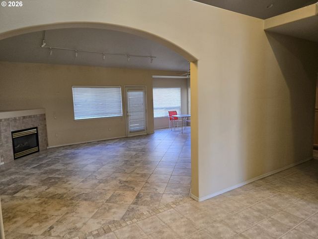 2261 CONDOR Dr, Redmond, OR 97756