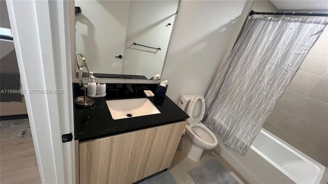 225 N Miami Ave 312, Miami, FL 33128