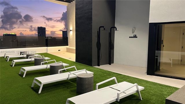 225 N Miami Ave 312, Miami, FL 33128