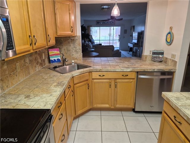 830 SW 48th TER 3, Cape Coral, FL 33914
