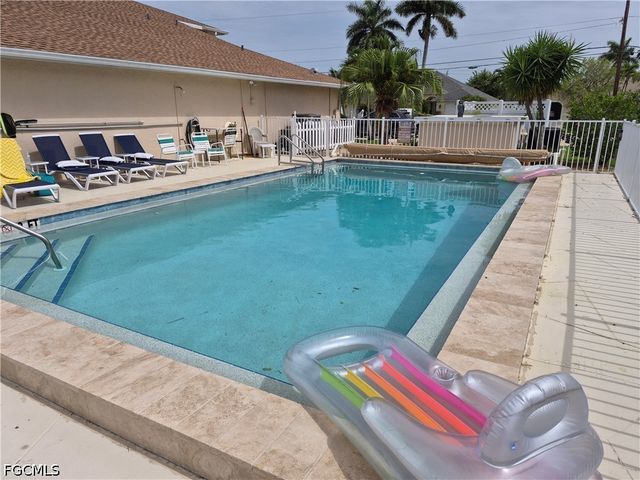 830 SW 48th TER 3, Cape Coral, FL 33914