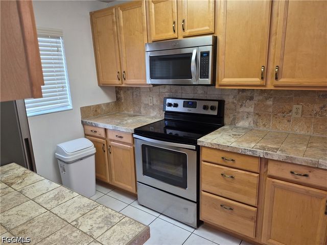 830 SW 48th TER 3, Cape Coral, FL 33914