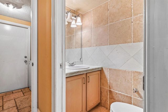 2224 Soundings Court, Greenacres, FL 33413