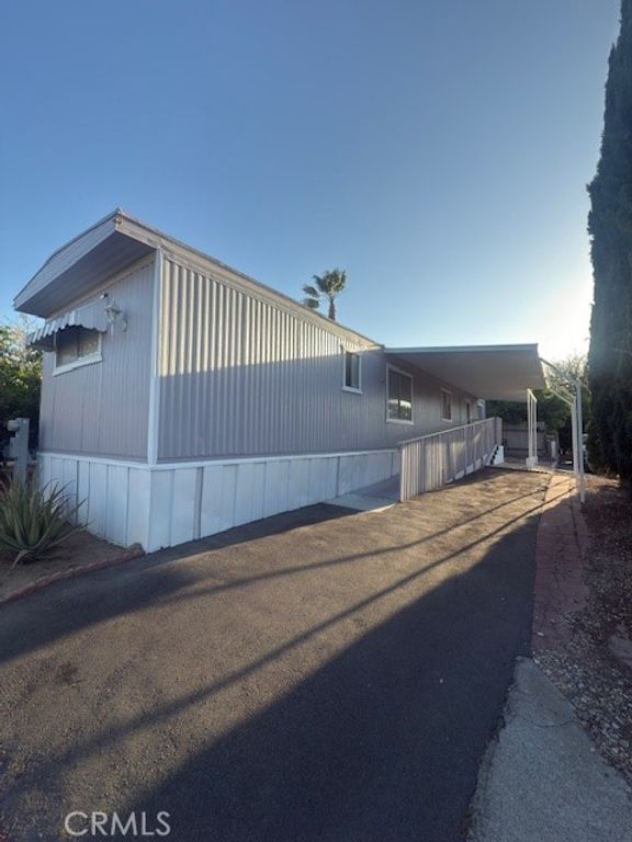 995 Pomona 88, Corona, CA 92882