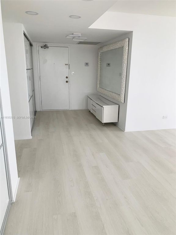 Image 2 of property listing at 301 174th St 1818, Sunny Isles Beach, FL 33160