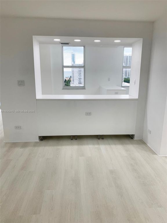 Image 3 of property listing at 301 174th St 1818, Sunny Isles Beach, FL 33160