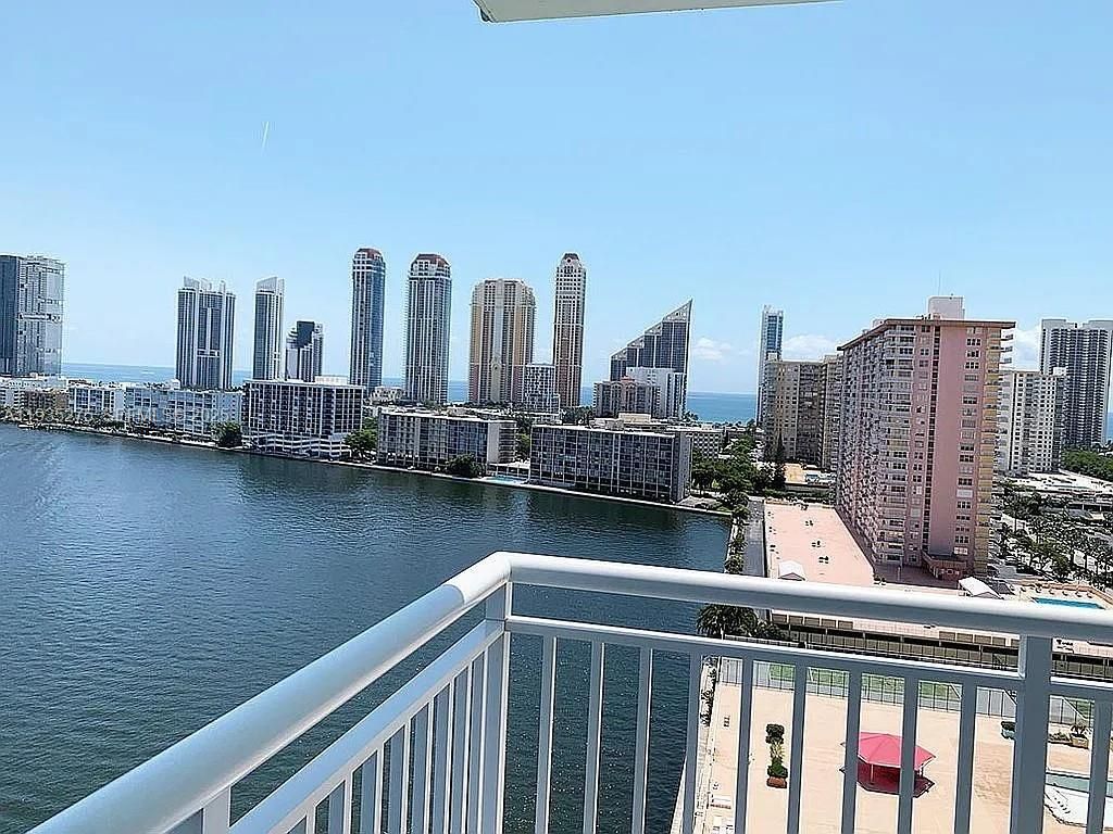 Image 31 of property listing at 301 174th St 1818, Sunny Isles Beach, FL 33160