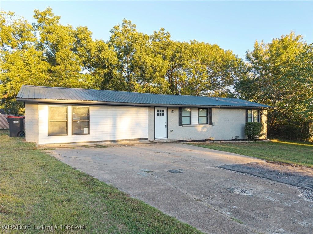 1108 9th Street, Barling, AR 72923
