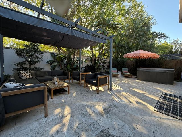 2492 NW 66th Dr, Boca Raton, FL 33496