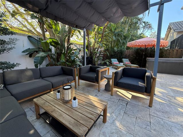 2492 NW 66th Dr, Boca Raton, FL 33496