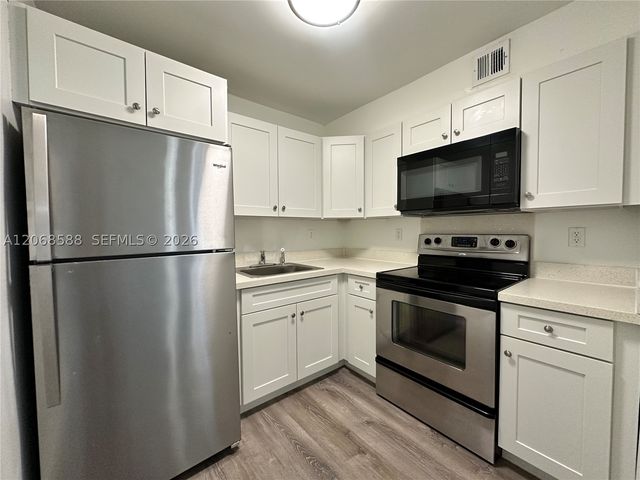 2500 Johnson St 6, Hollywood, FL 33020