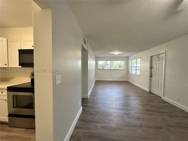 2500 Johnson St 6, Hollywood, FL 33020