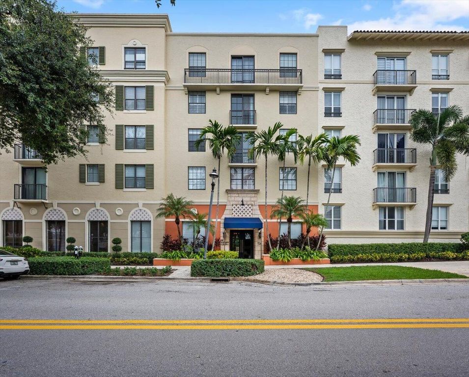 720 S Sapodilla Avenue 204, West Palm Beach, FL 33401