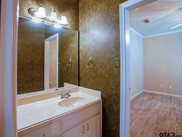 2206 Kennebunk Lane, Tyler, TX 75703