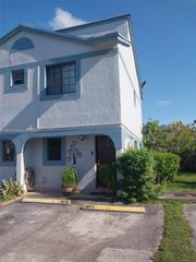 12045 SW 18th St 1-42, Miami, FL 33175