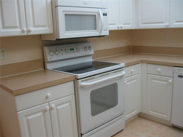 6405 BAY CEDAR LANE 26, Bradenton, FL 34203