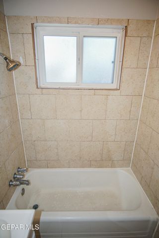 1317 Saint Johns Drive 6, El Paso, TX 79903