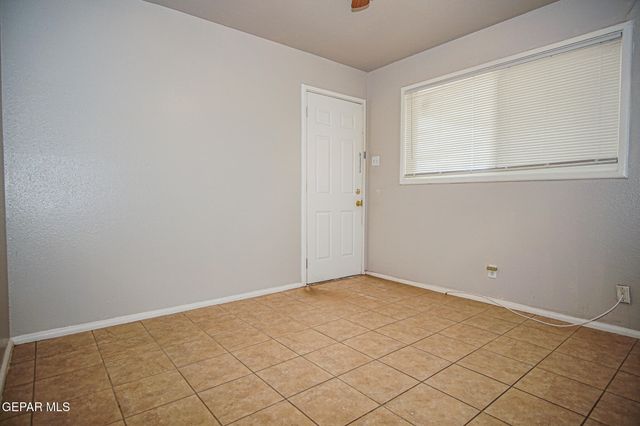 1317 Saint Johns Drive 6, El Paso, TX 79903