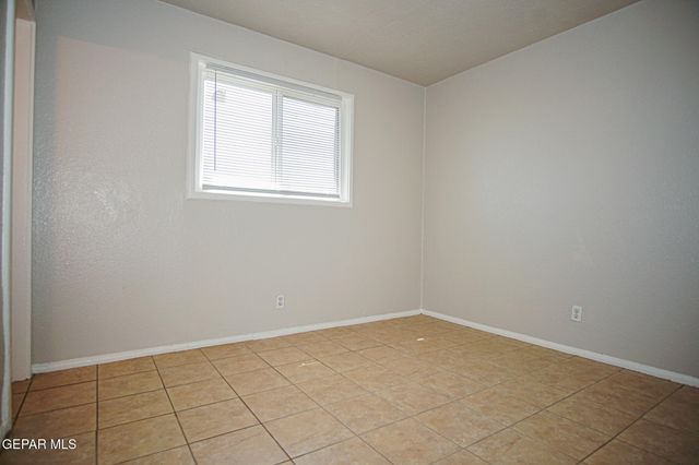 1317 Saint Johns Drive 6, El Paso, TX 79903