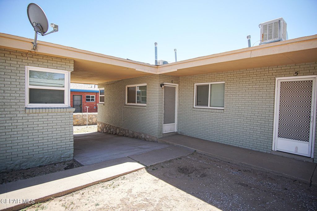 1317 Saint Johns Drive 6, El Paso, TX 79903