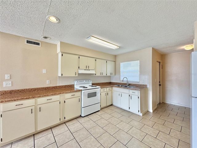 2540 ELM AVENUE, Lake Wales, FL 33898