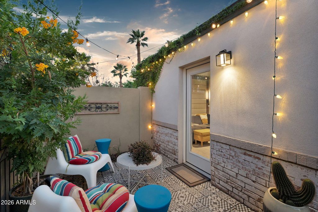 Image 38 of property listing at 938 W Portland Street, Phoenix, AZ 85007