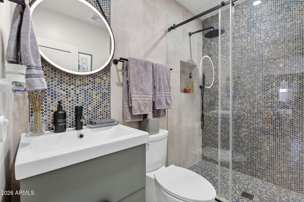 Image 39 of property listing at 938 W Portland Street, Phoenix, AZ 85007