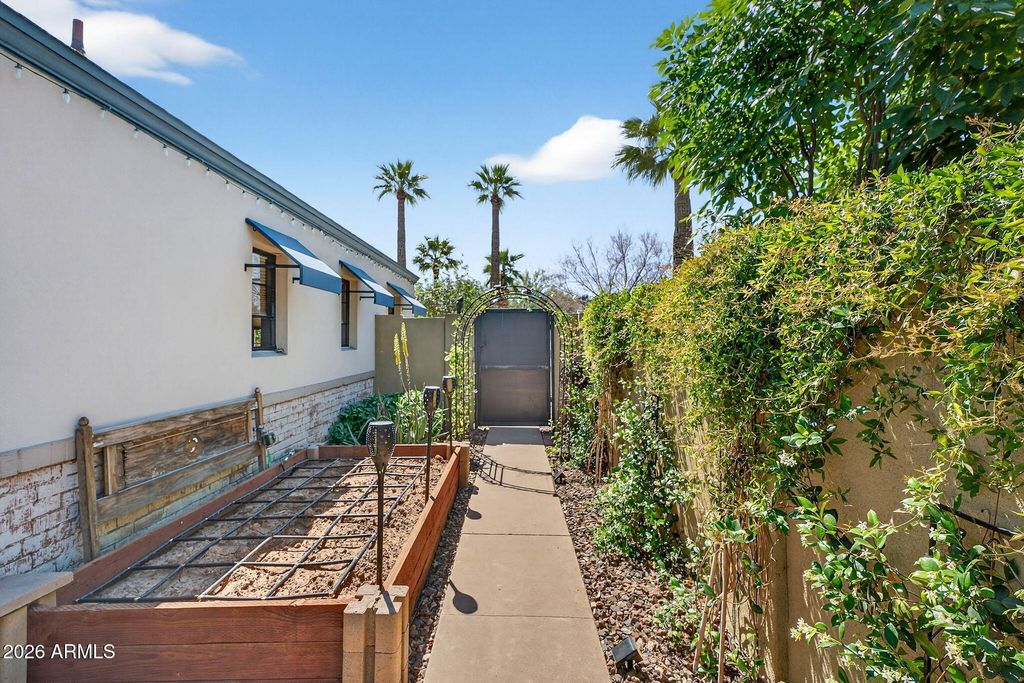 Image 53 of property listing at 938 W Portland Street, Phoenix, AZ 85007