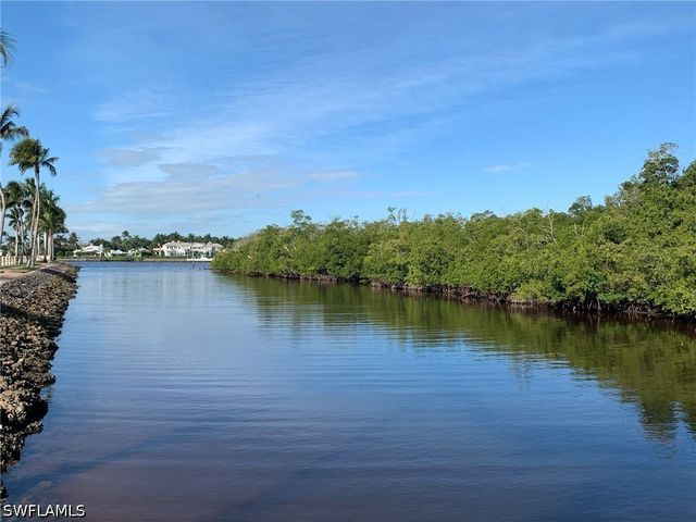 1777 Gulfstar DR S, Naples, FL 34112