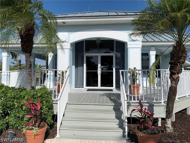 1777 Gulfstar DR S, Naples, FL 34112
