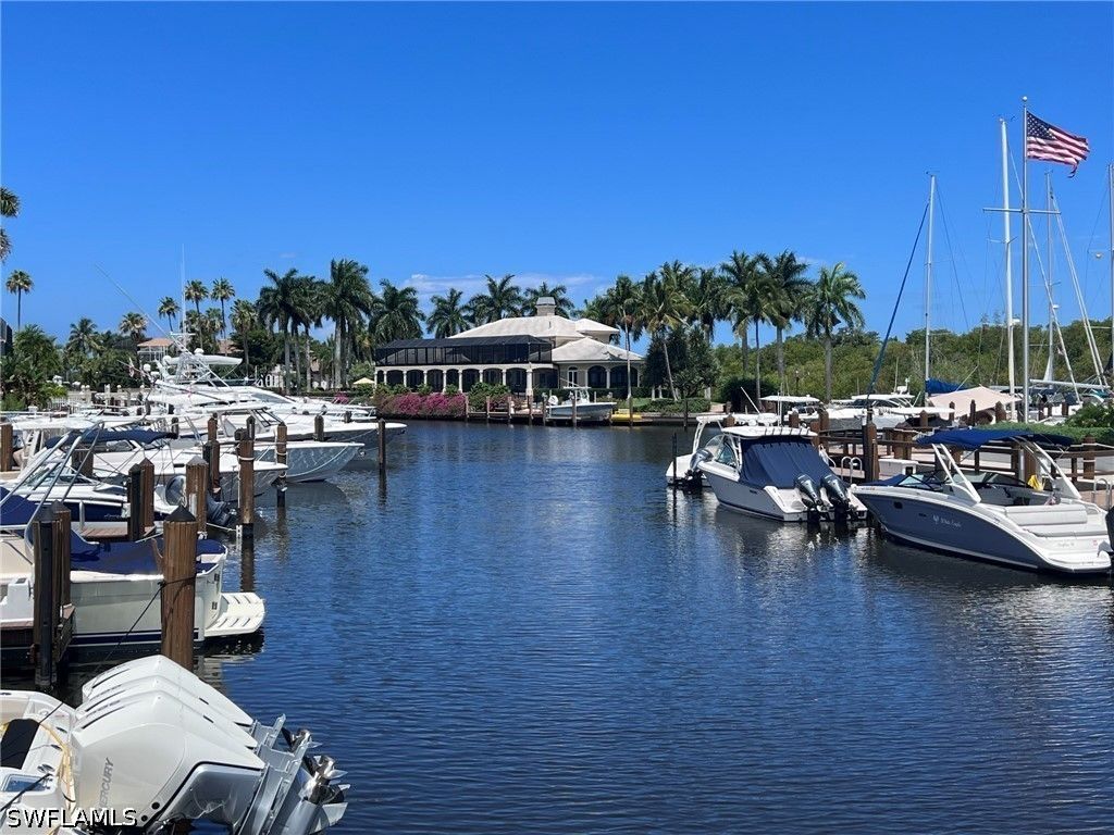 1777 Gulfstar DR S, Naples, FL 34112