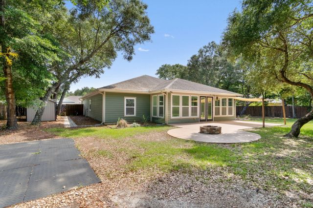 6882 Brocado Court, Navarre, FL 32566