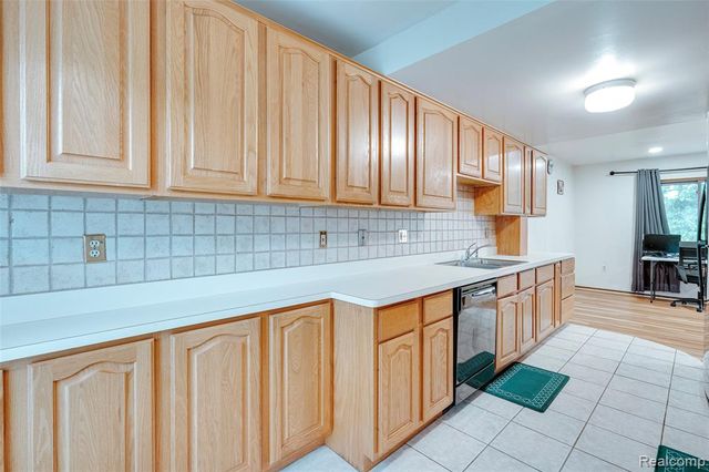 22857 Cranbrooke Drive, Novi, MI 48375