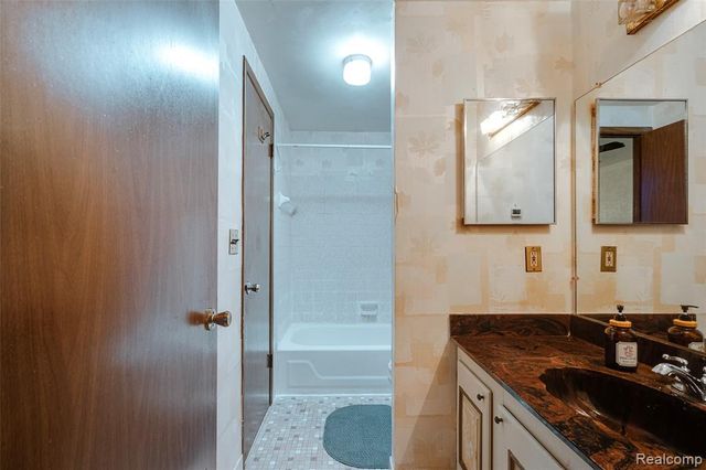 22857 Cranbrooke Drive, Novi, MI 48375