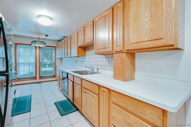 22857 Cranbrooke Drive, Novi, MI 48375