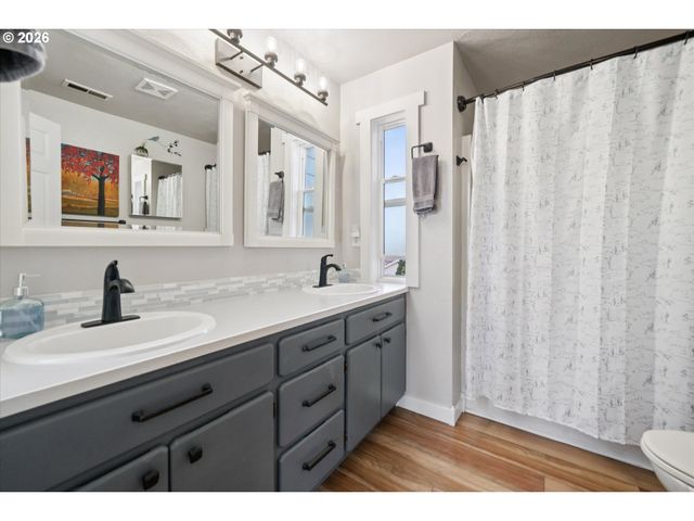 5516 Nw 180TH Pl, Portland, OR 97229