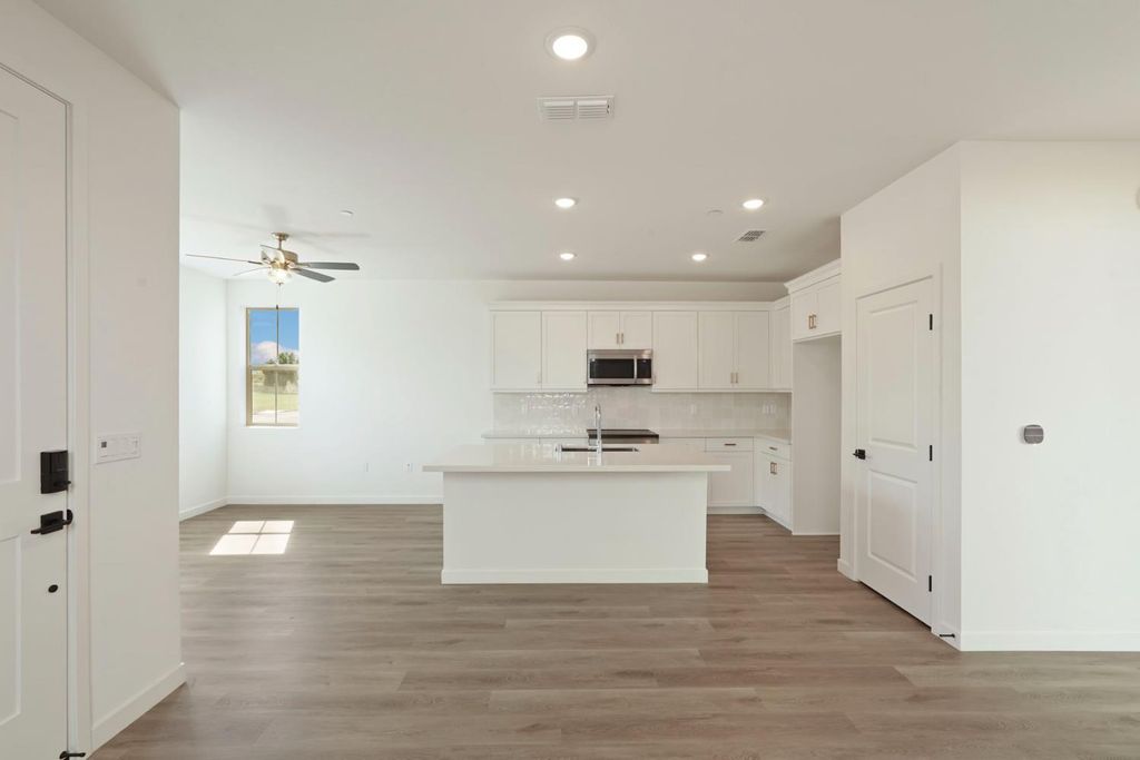 6419 Jacinto Ave, Sacramento, CA 95823