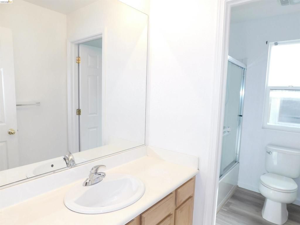 Image 12 of property listing at 639 Heritage Cir, San Lorenzo, CA 94580
